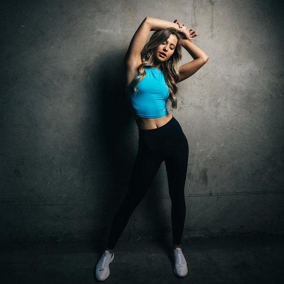 Alphalete ultrasoft crop tank - Picture 7 of 7